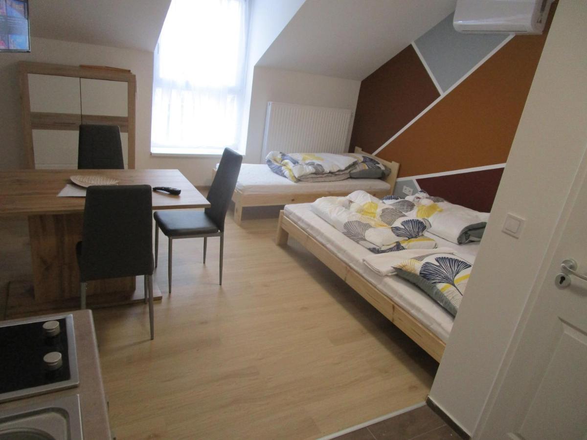 Veroland Maganszallashely Hódmezővásárhely Buitenkant foto