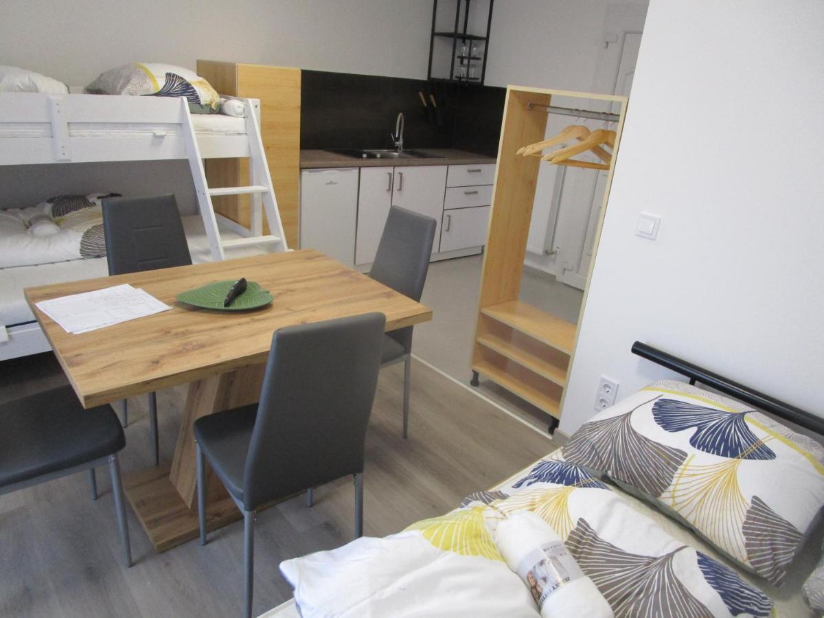 Veroland Maganszallashely Hódmezővásárhely Buitenkant foto