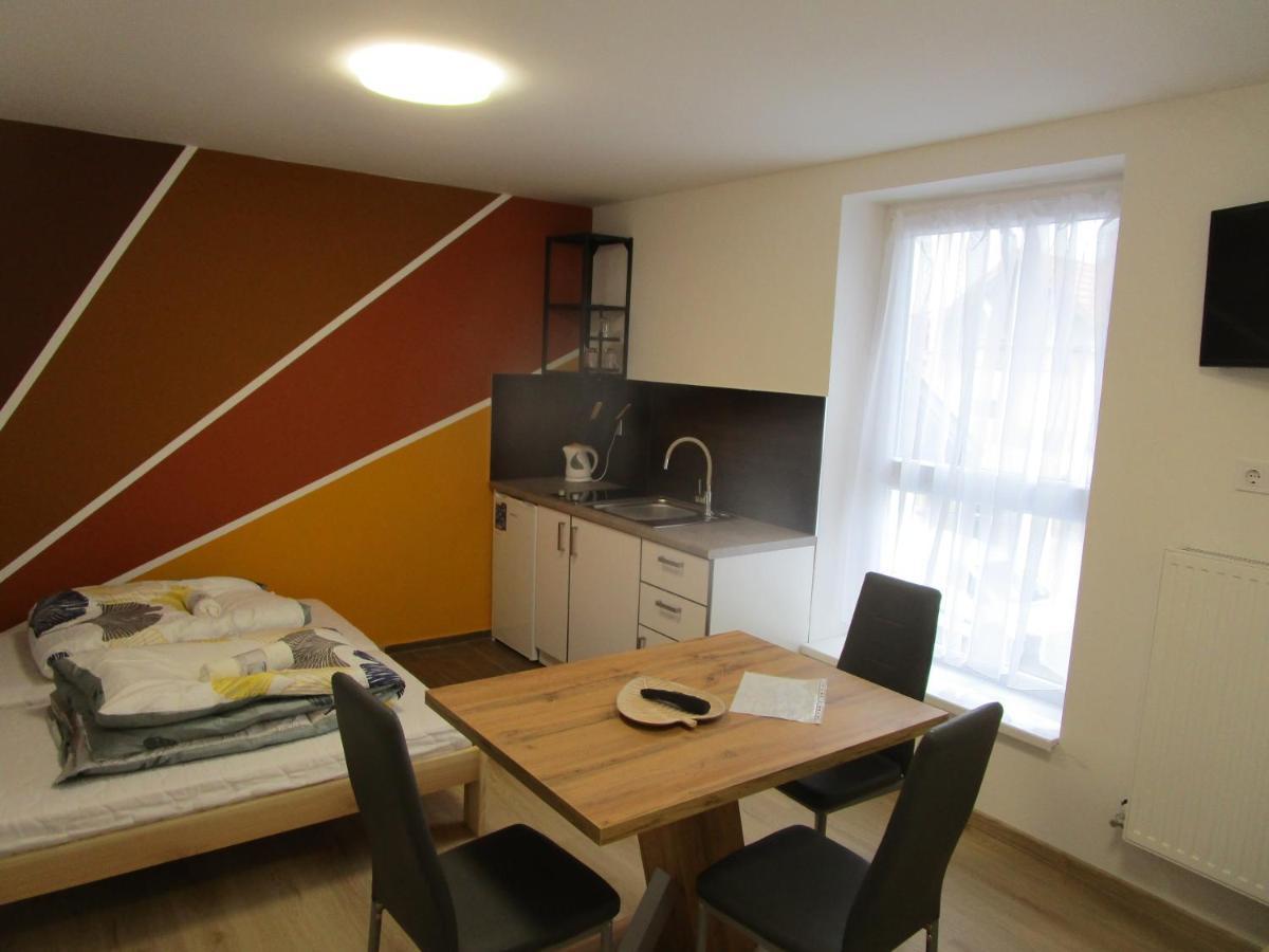Veroland Maganszallashely Hódmezővásárhely Buitenkant foto